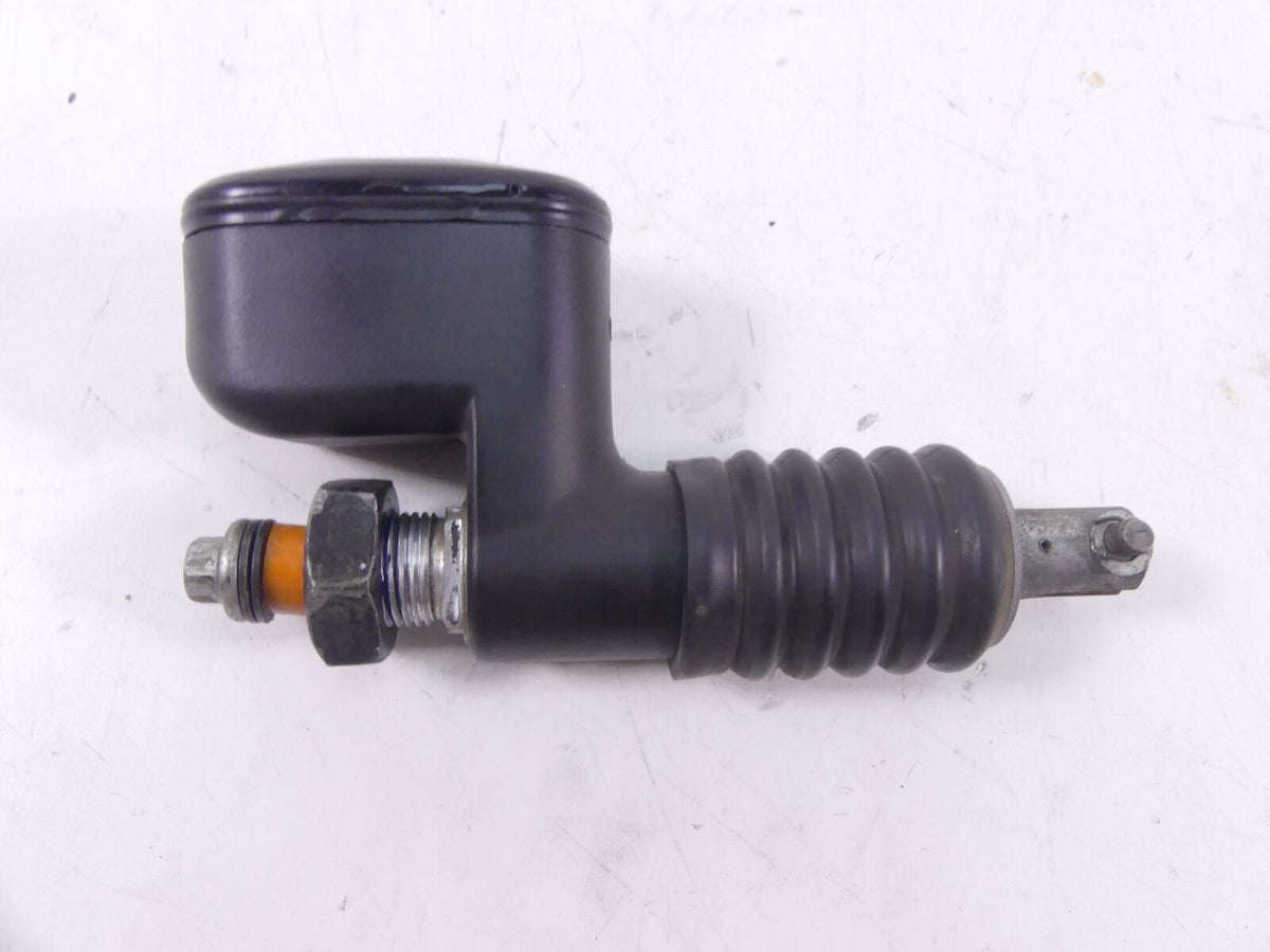 2000 Harley Touring FLHTCI Electra Glide Rear Brake Master Cylinder 41755-99F {{ shop.shopifyCountryName }} - Mototech271