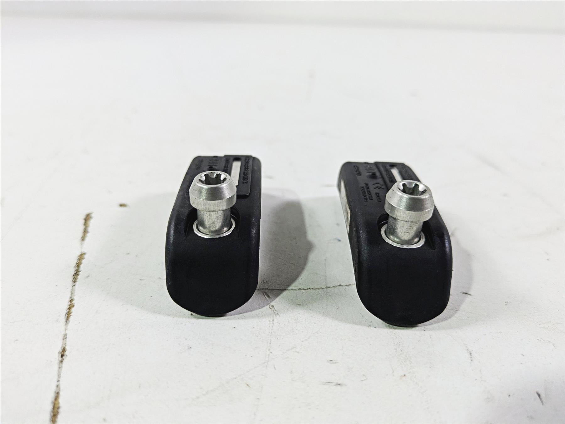 2019 Indian Chieftain Limited Tire Pressure Sensor Set 2412417 2208712 {{ shop.shopifyCountryName }} - Mototech271