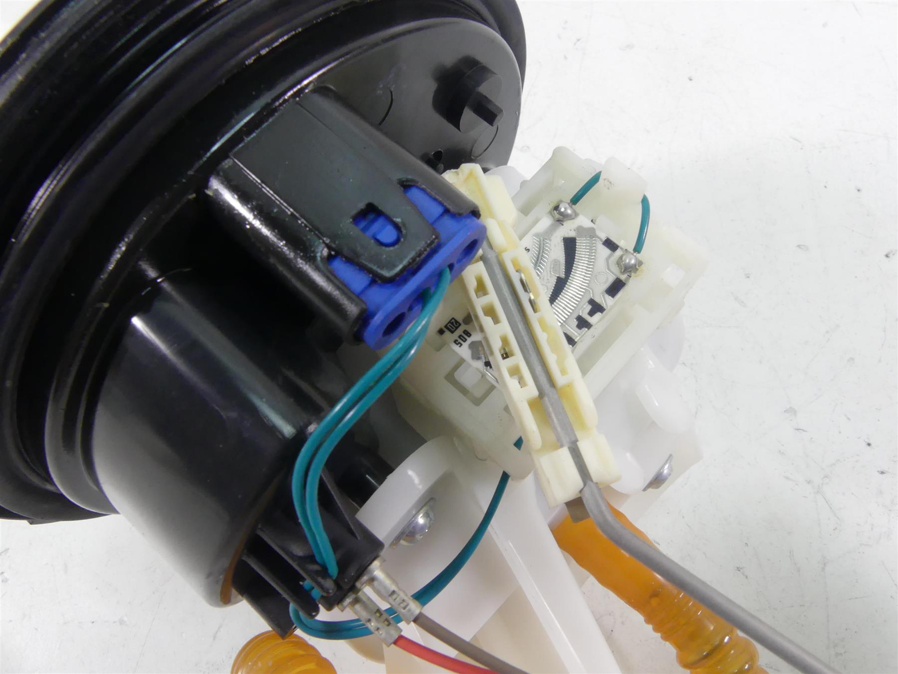 2012 BMW R1200 GS K255 Adventure Fuel Gas Petrol Pump + Level Sensor 16147708047 {{ shop.shopifyCountryName }} - Mototech271
