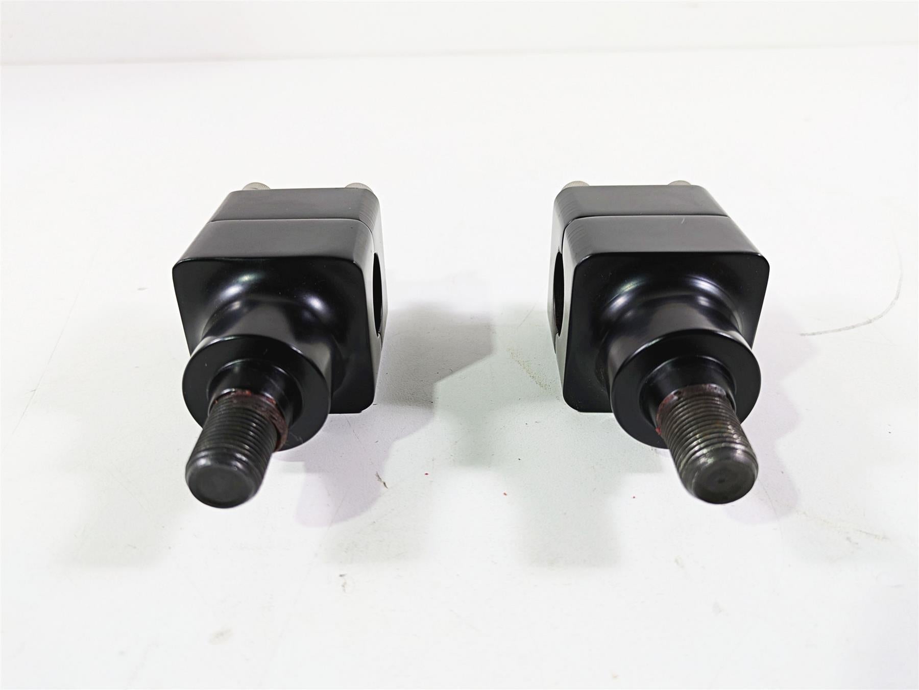 2008 Harley FLSTSB Cross Bones Aftermarket 2" Square Riser Set {{ shop.shopifyCountryName }} - Mototech271