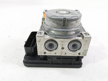 Load image into Gallery viewer, 2014 BMW R1200 RT RTW K52 Abs Brake Pump Module 34518554180 8536819 | Mototech271
