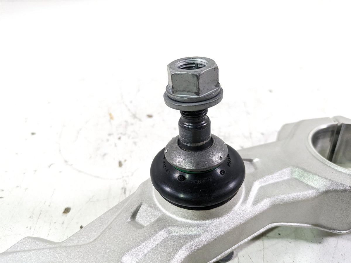 2022 BMW R1250 RT K052 Lower Triple Tree Steering Clamp 31429443338 {{ shop.shopifyCountryName }} - Mototech271