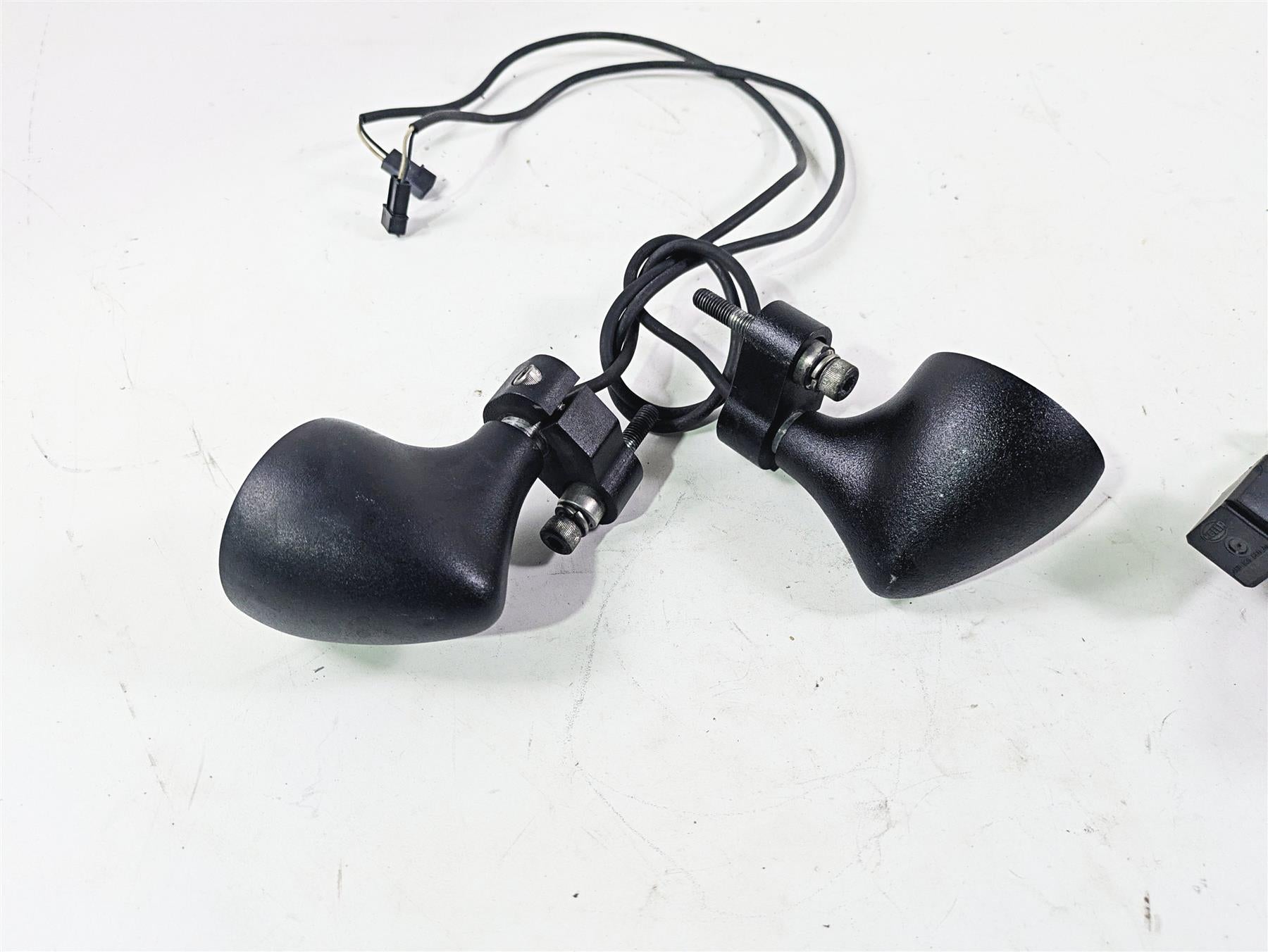 2010 BMW R1200GS K25 Motolight Brake Caliper Fog Light Auxiliary Lamp Set {{ shop.shopifyCountryName }} - Mototech271
