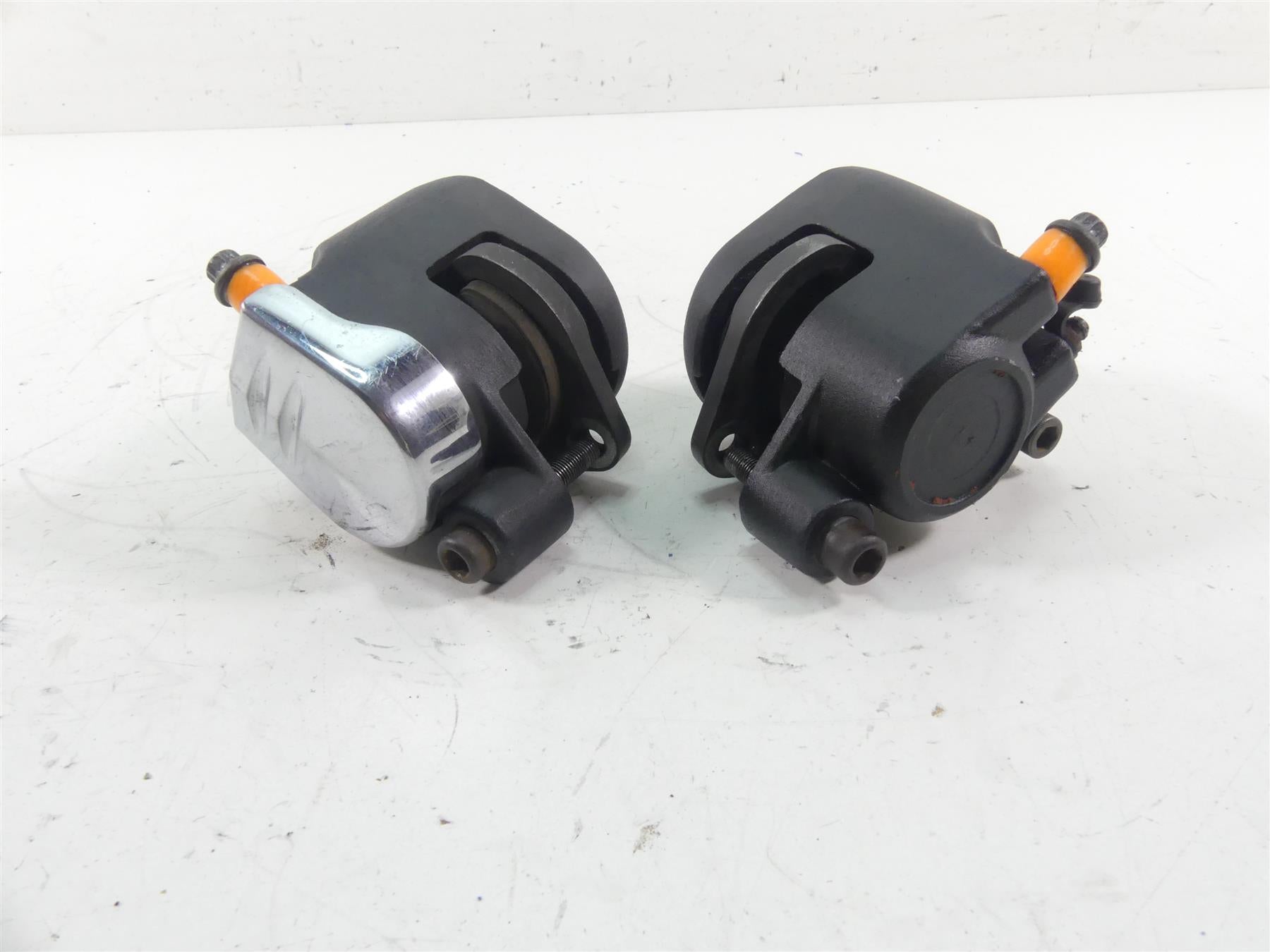 1998 Harley Dyna FXDL Low Rider Front Brake Caliper Set 44023-83C 44046-84C {{ shop.shopifyCountryName }} - Mototech271