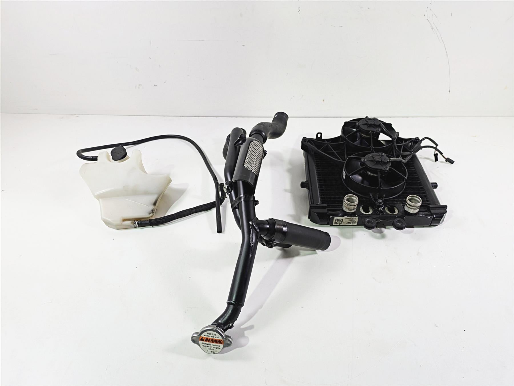 2016 Harley VRSCDX Night Rod Radiator Fans Reservoir Hoses 26800027 | Mototech271