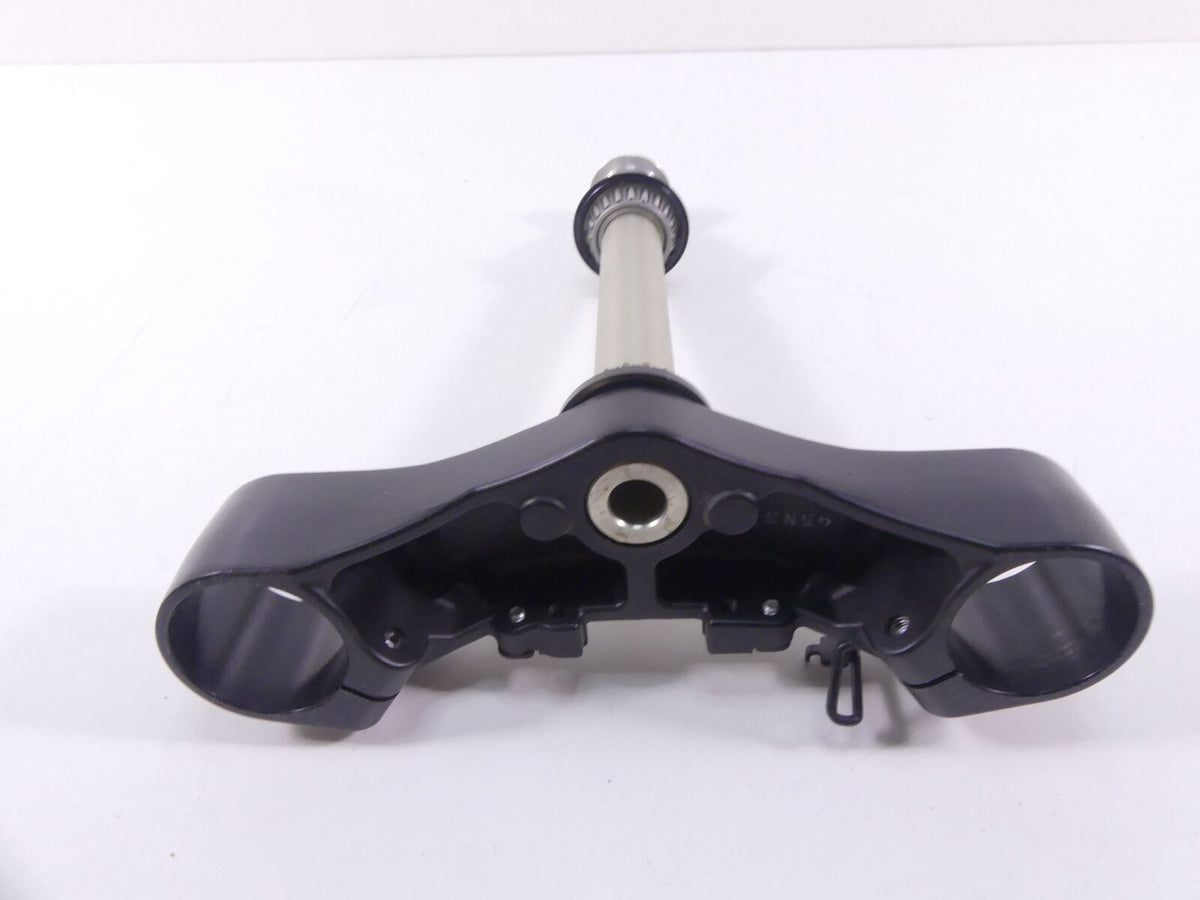 2019 Yamaha VMX17 V-Max 1700 Lower Triple Tree Steering Yoke 2CE-23340-00-00 {{ shop.shopifyCountryName }} - Mototech271