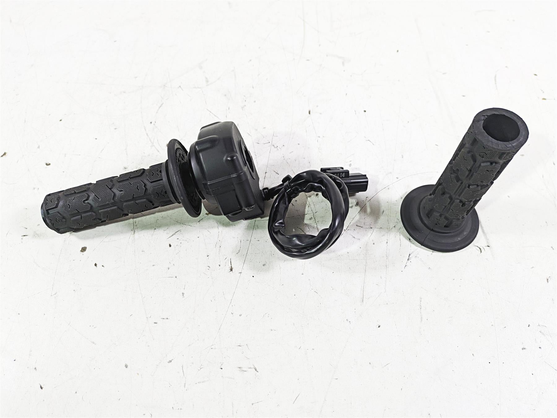 2020 Triumph Street Scrambler 900 Ride Fly By Wire Throttle Control T2044045 {{ shop.shopifyCountryName }} - Mototech271