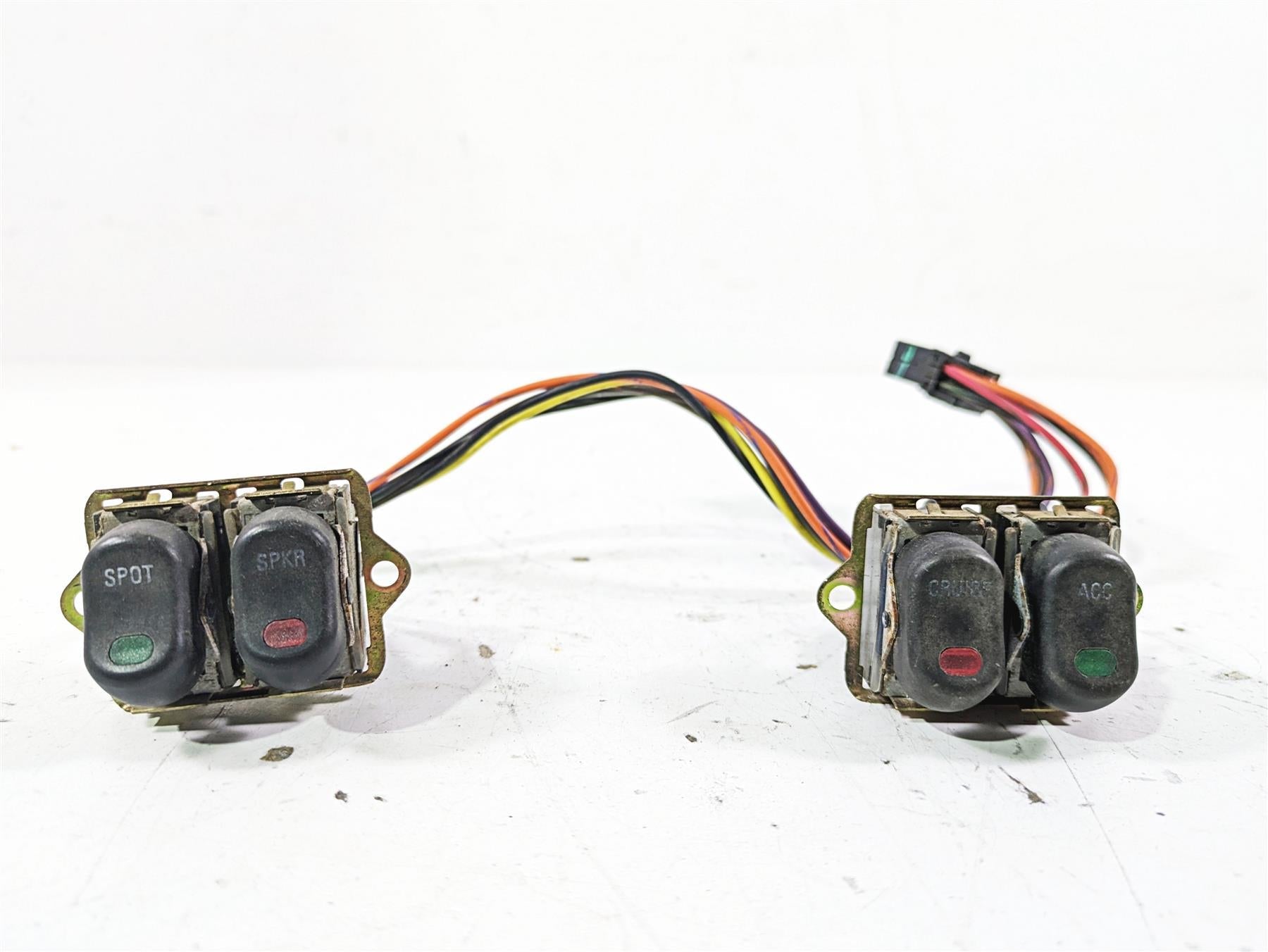 2003 Harley Touring FLHTCUI 100TH E-Glide Auxiliary Switch Set Cruise 70271-98 {{ shop.shopifyCountryName }} - Mototech271