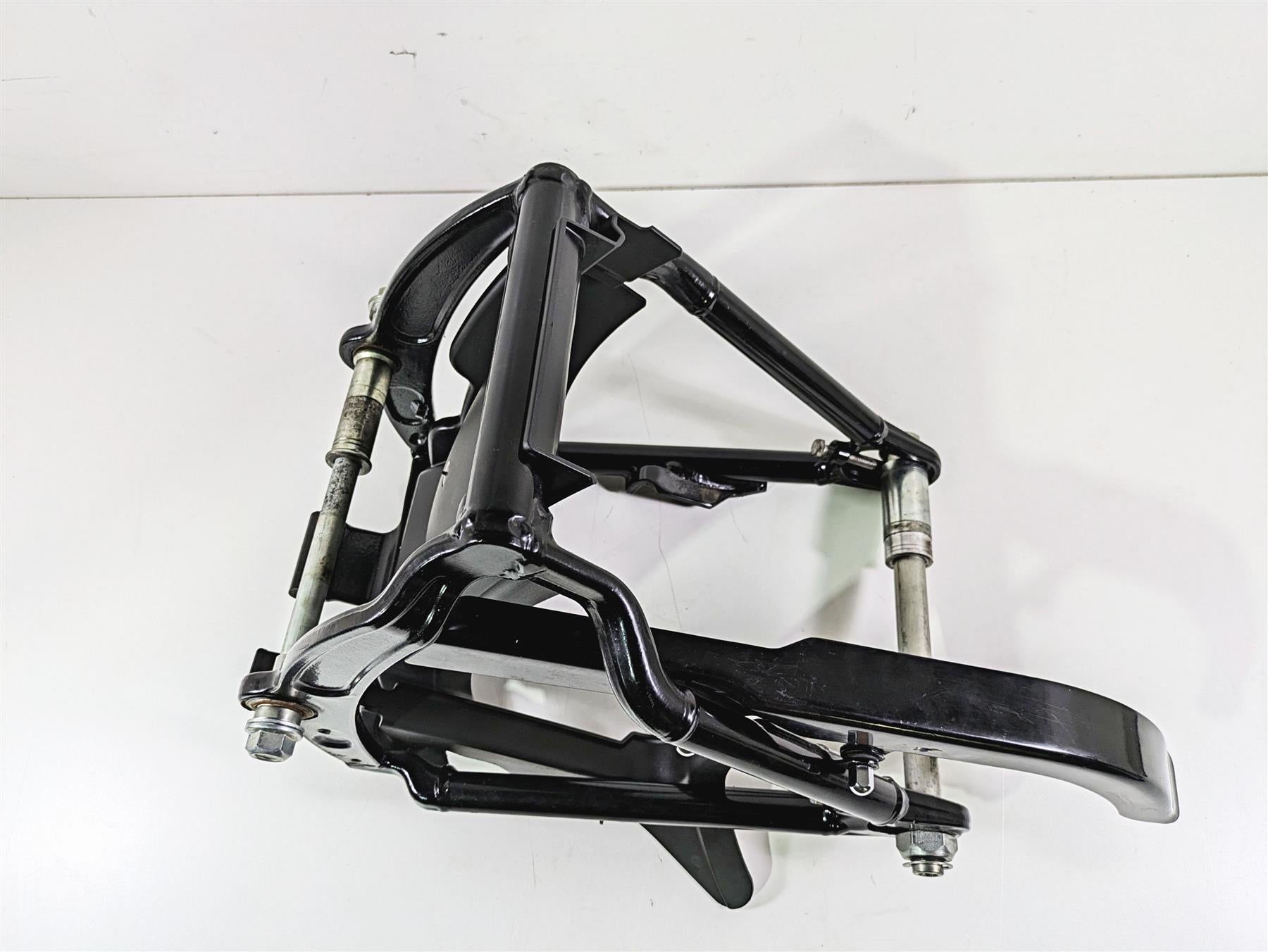 2009 Harley FLSTSB Cross Bones Rear Swing Arm Swingarm + Axle 47573-11BHP {{ shop.shopifyCountryName }} - Mototech271