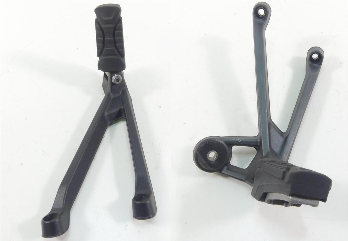 2016 BMW S1000XR K49 Rear Passenger Footpeg Foot Peg Rest Set 46718553845 {{ shop.shopifyCountryName }} - Mototech271