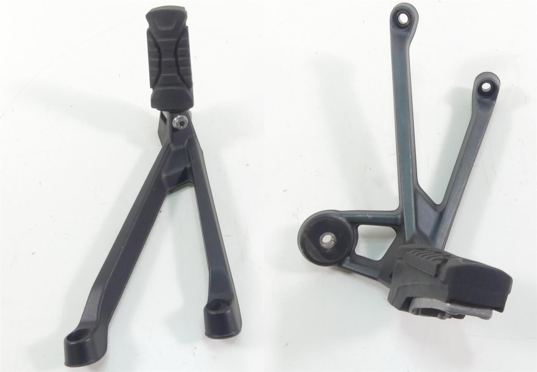 2016 BMW S1000XR K49 Rear Passenger Footpeg Foot Peg Rest Set 46718553845 {{ shop.shopifyCountryName }} - Mototech271