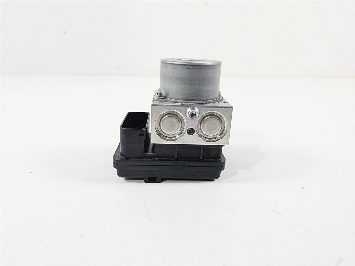 2023 Yamaha MT10 MTN1000 Abs Brake Pump Unit Module B5Y-85930-00 {{ shop.shopifyCountryName }} - Mototech271