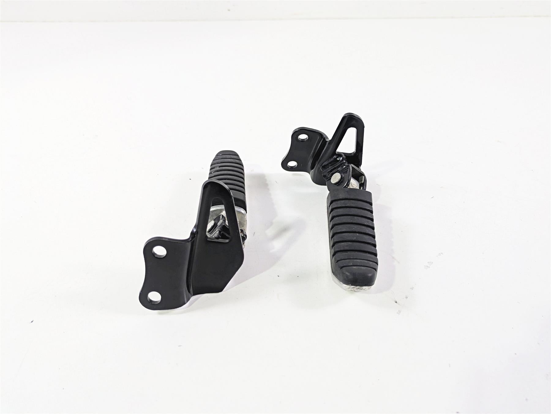 2019 Suzuki M109R VZR1800 Boulevard Rear Passenger Footpeg Set 43600-48G00 {{ shop.shopifyCountryName }} - Mototech271