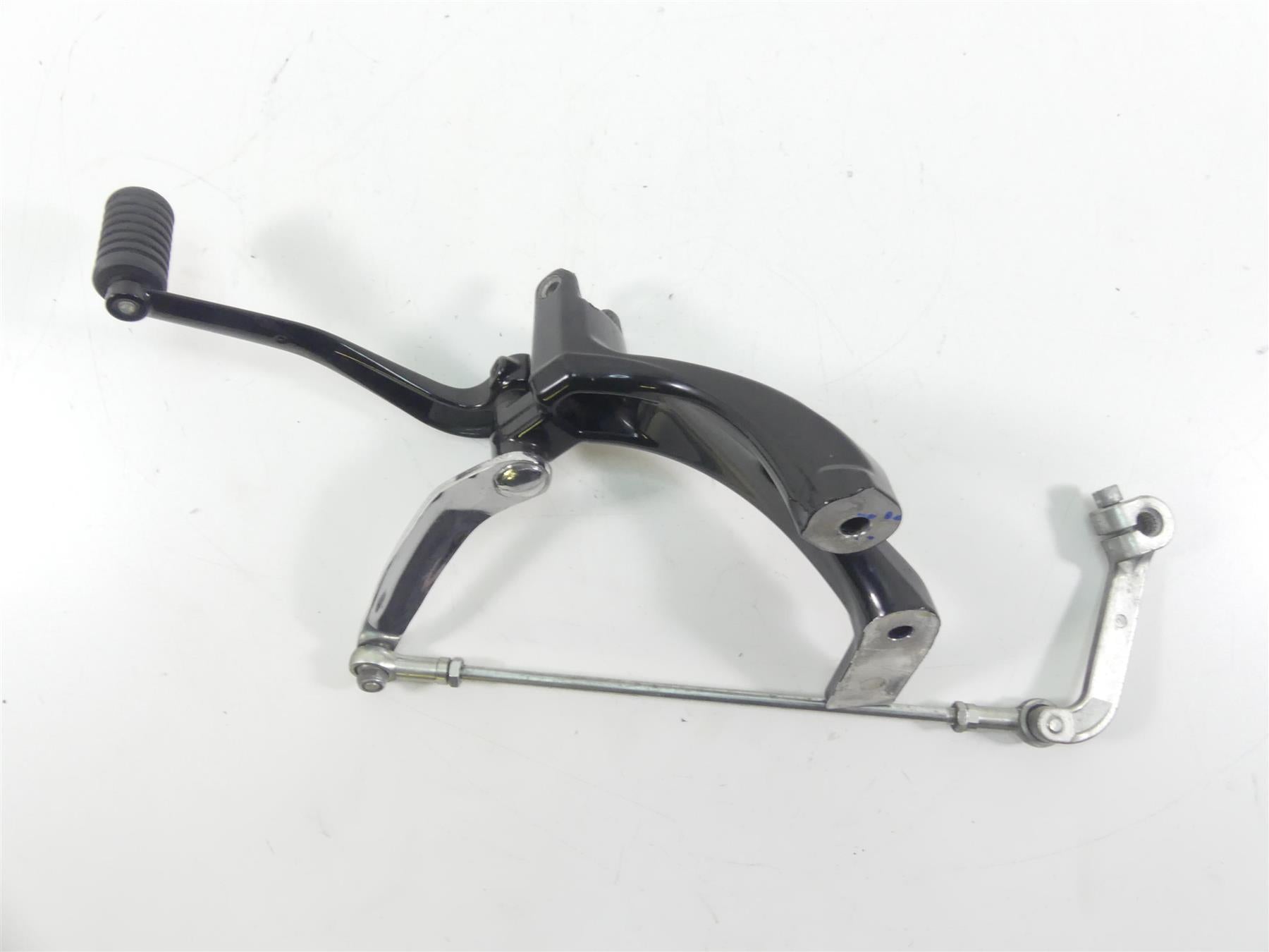 2018 Harley Softail FXFB Fat Bob Left Rider Footpeg Mount & Shifter FW 33600134 {{ shop.shopifyCountryName }} - Mototech271