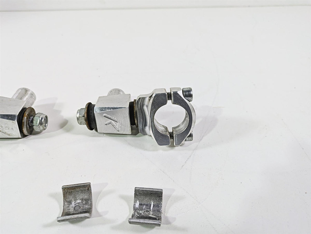 2015 Triumph Tiger Explorer XC Rox Anti-Vibration Handlebar Riser Set {{ shop.shopifyCountryName }} - Mototech271