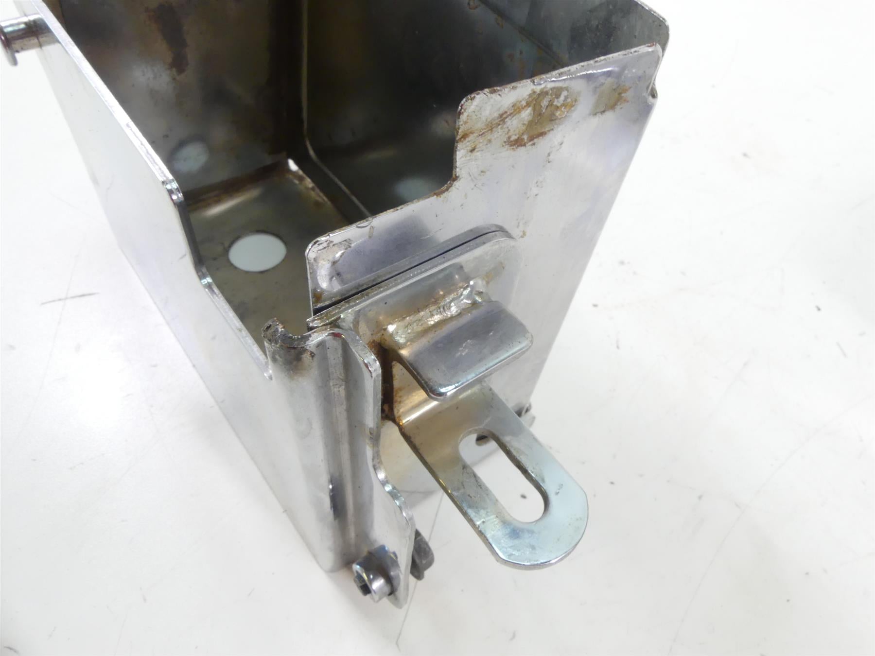 1997 Harley Dyna FXDS Super Glide Conv Electrical Box & Battery Carrier 66375-97 {{ shop.shopifyCountryName }} - Mototech271