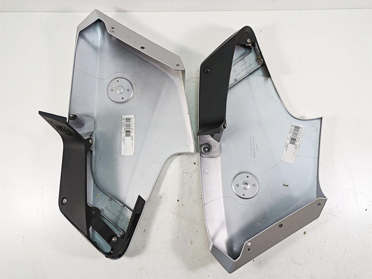 2007 BMW R1200RT K26 Upper Side Emblem Panel Set 46637682941 46637682942 {{ shop.shopifyCountryName }} - Mototech271