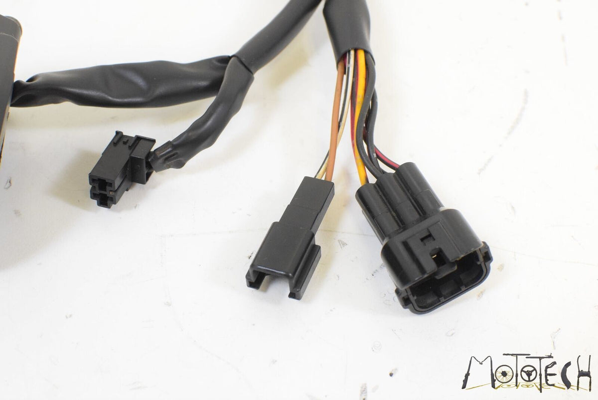 2015 Kawasaki ZX10R ZX10 R Ninja Right Hand Control Switch Kill Start 46091-0114 {{ shop.shopifyCountryName }} - Mototech271