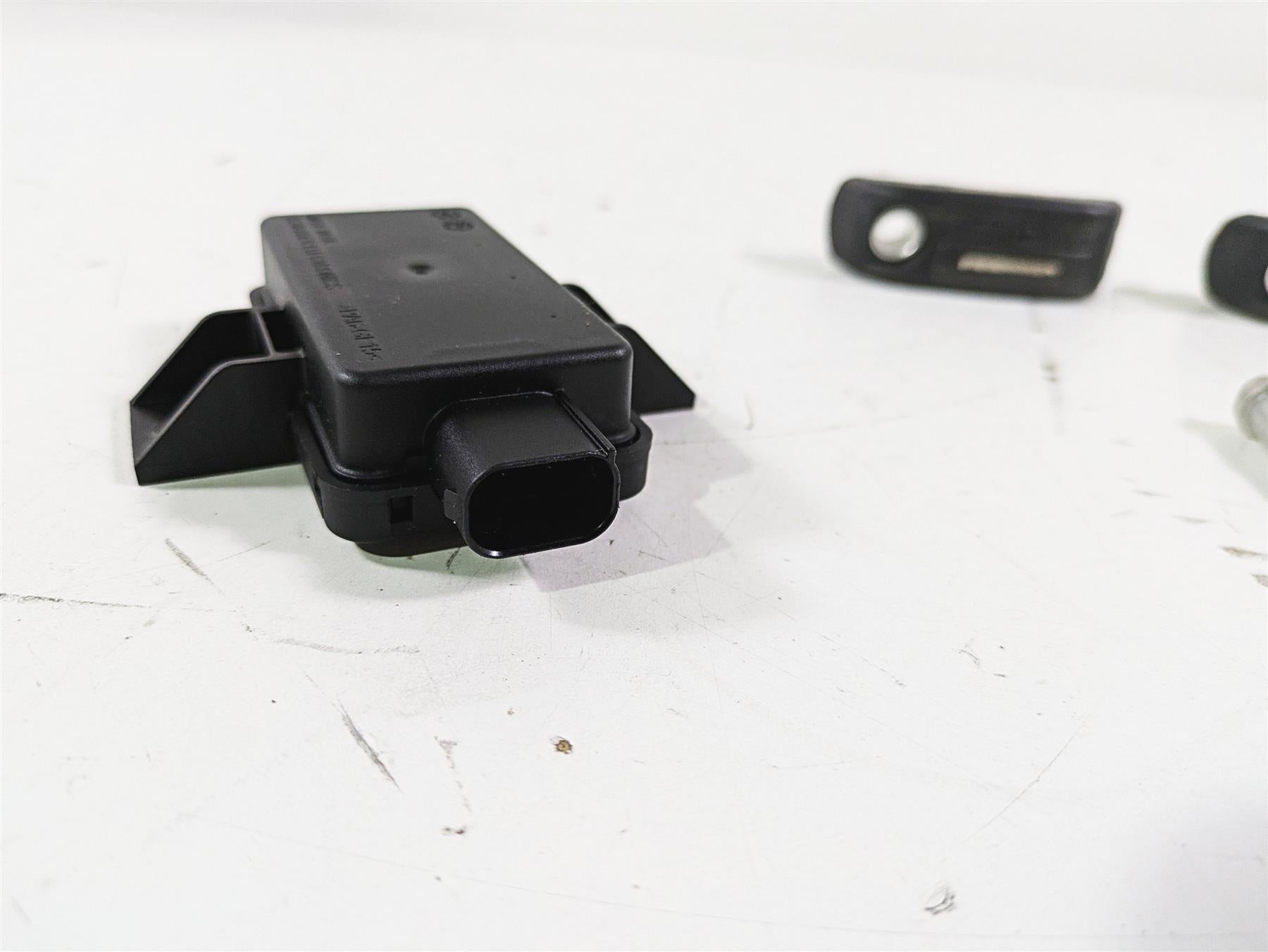 2016 BMW R1200GS GSW K50 Rdc Sensor & Tire Sensors 65758546222 65759832031 {{ shop.shopifyCountryName }} - Mototech271