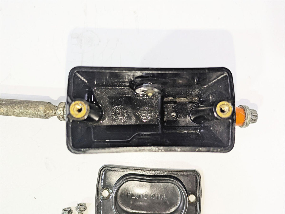 1999 Harley Dyna FXDL Low Rider Rear Brake Master Cylinder 42474-90C {{ shop.shopifyCountryName }} - Mototech271