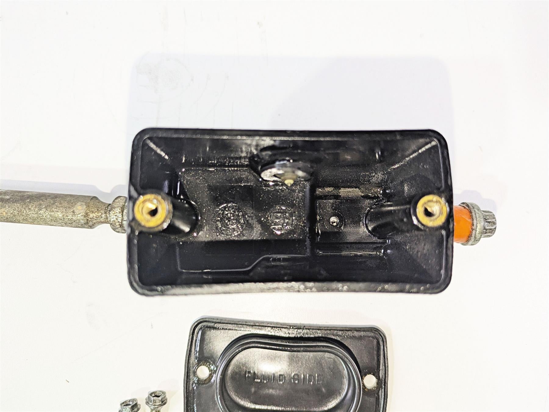 1999 Harley Dyna FXDL Low Rider Rear Brake Master Cylinder 42474-90C {{ shop.shopifyCountryName }} - Mototech271