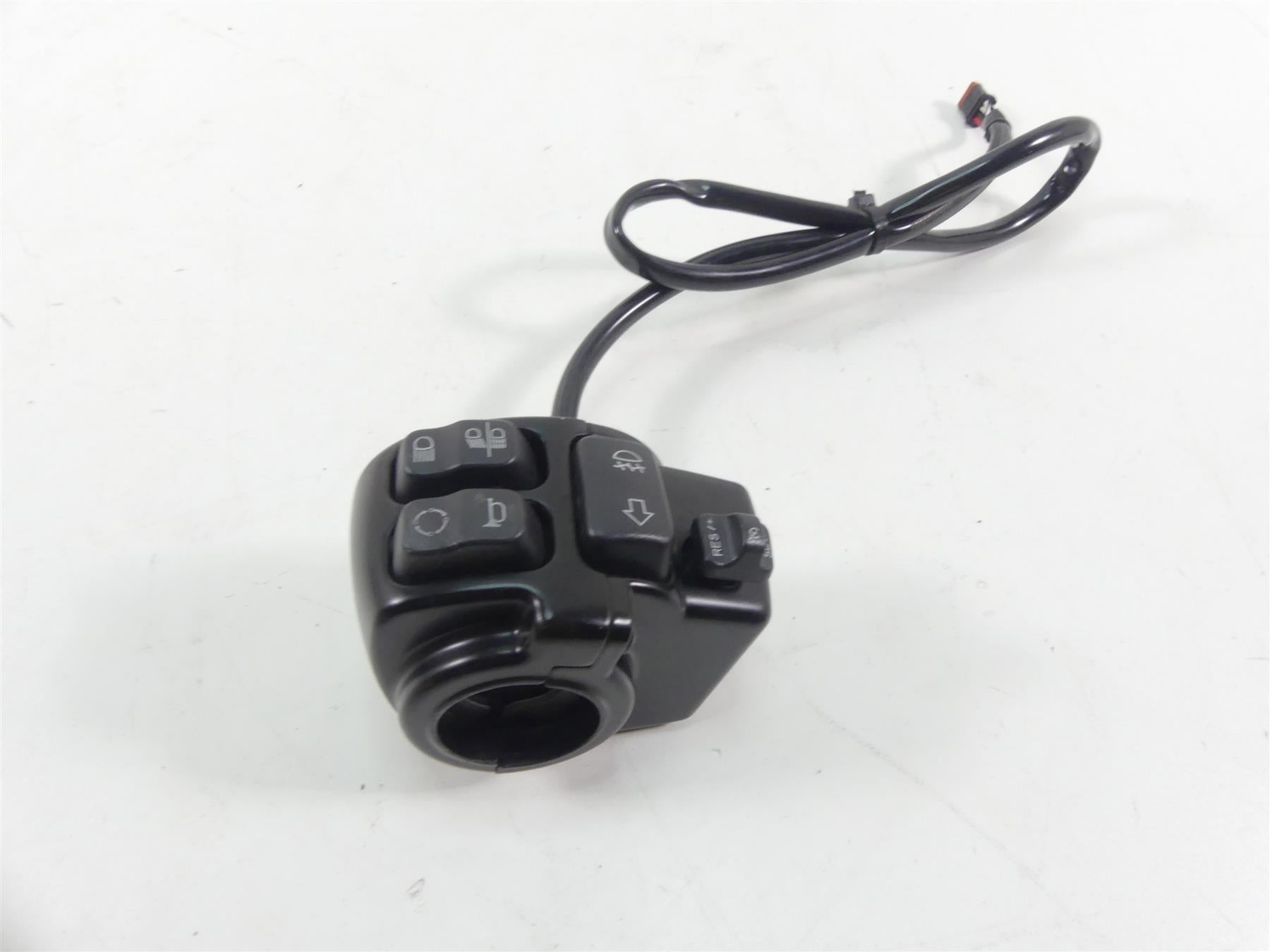 2019 Harley FLHC Softail Heritage Left Hand Cruise Control Switch 71500470 {{ shop.shopifyCountryName }} - Mototech271