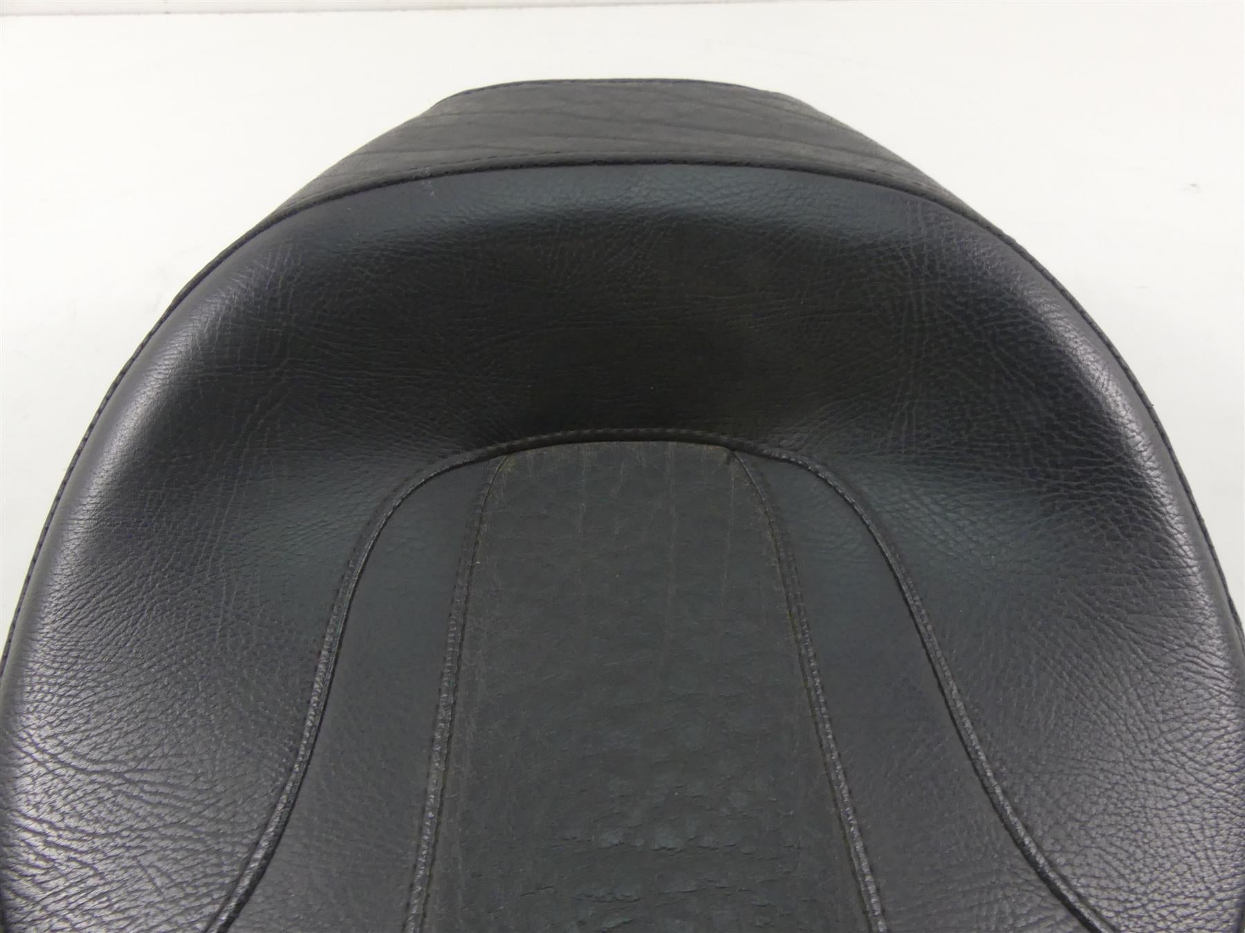 2010 Harley Touring FLHX Street Glide Elephant Skin Solo CVO Seat 52000052 {{ shop.shopifyCountryName }} - Mototech271