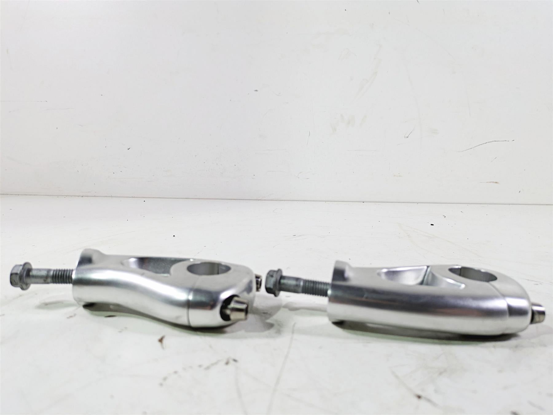 2014 Moto Guzzi California 1400 Touring Handlebar Holder Riser Set GU06500600 {{ shop.shopifyCountryName }} - Mototech271