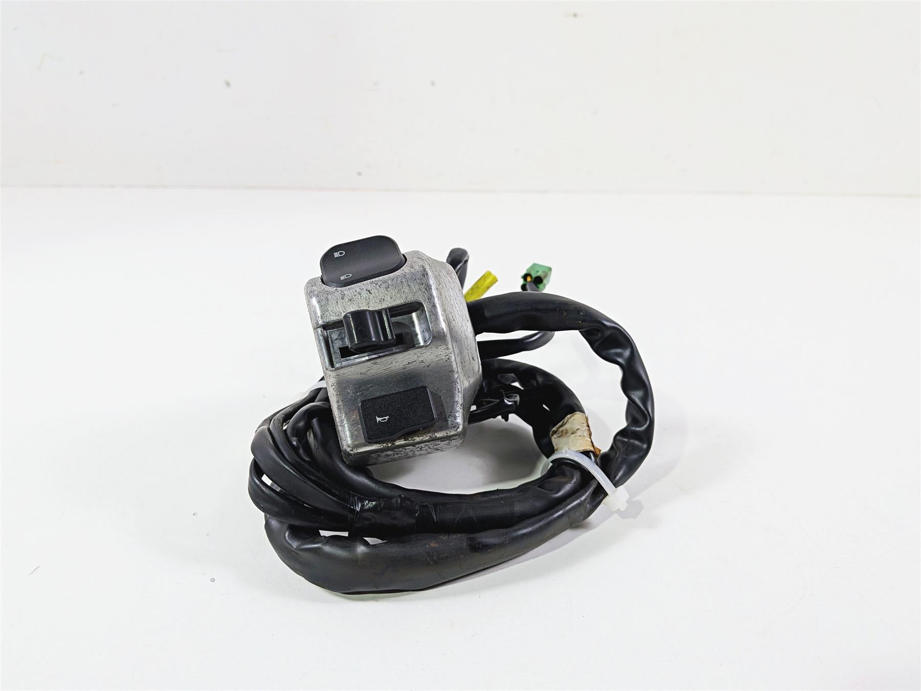 2012 Yamaha XV1900 Raider S Left Hand Control Switch Light Blinker 5C7-83972-10 {{ shop.shopifyCountryName }} - Mototech271