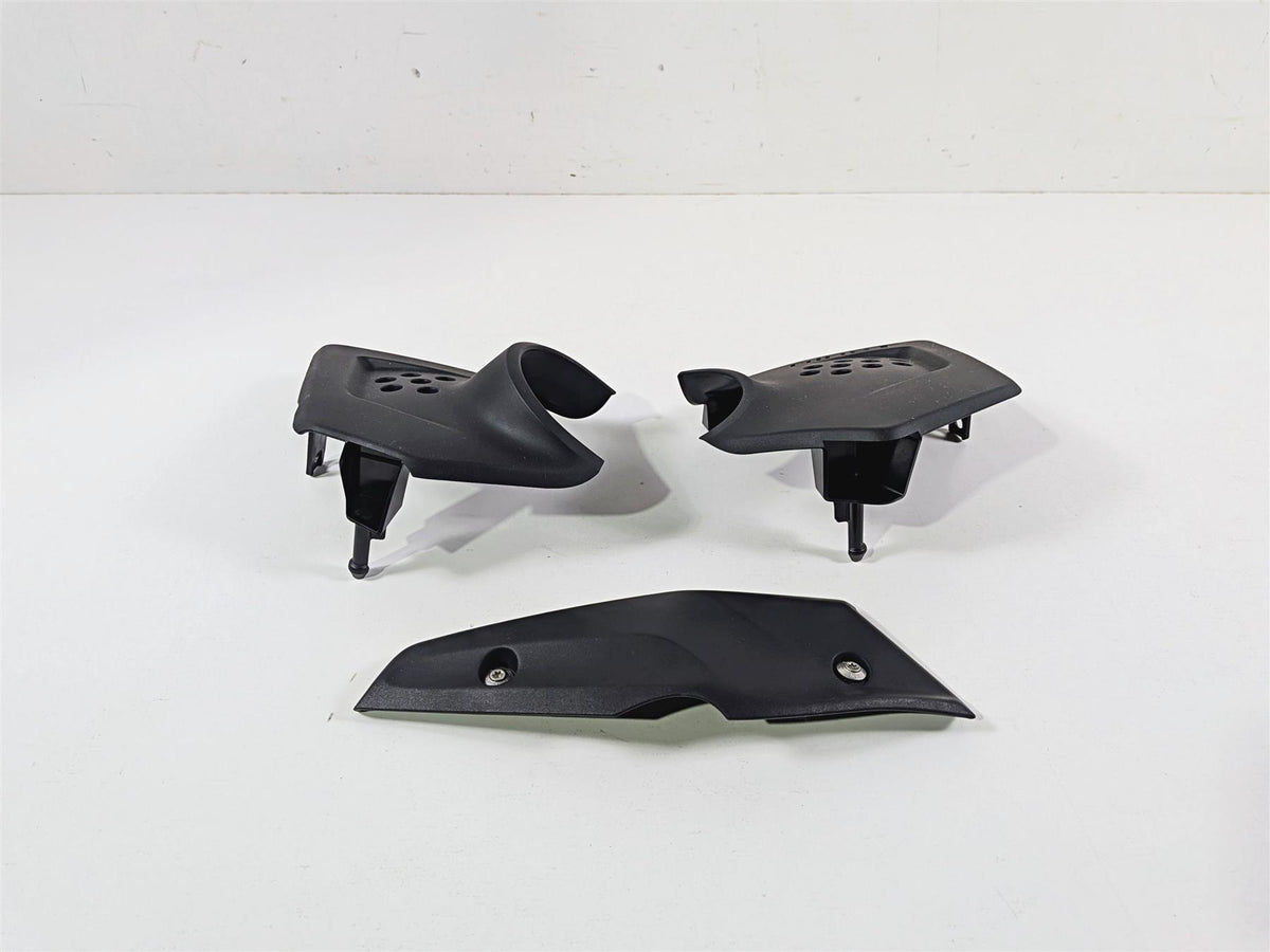 2023 BMW R nineT Scrambler K23 Between Leg Infill Fairing Set 46639444065 {{ shop.shopifyCountryName }} - Mototech271