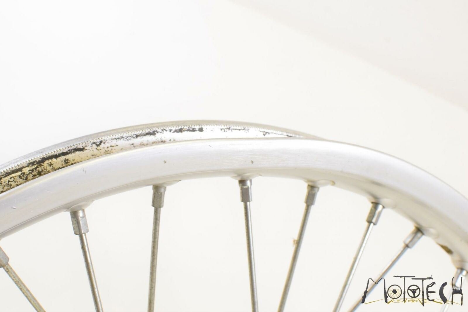 1989 Honda CR250R CR250 R Front Wheel Rim 21x1.6 DENTED 446A5-KZ4-000 {{ shop.shopifyCountryName }} - Mototech271