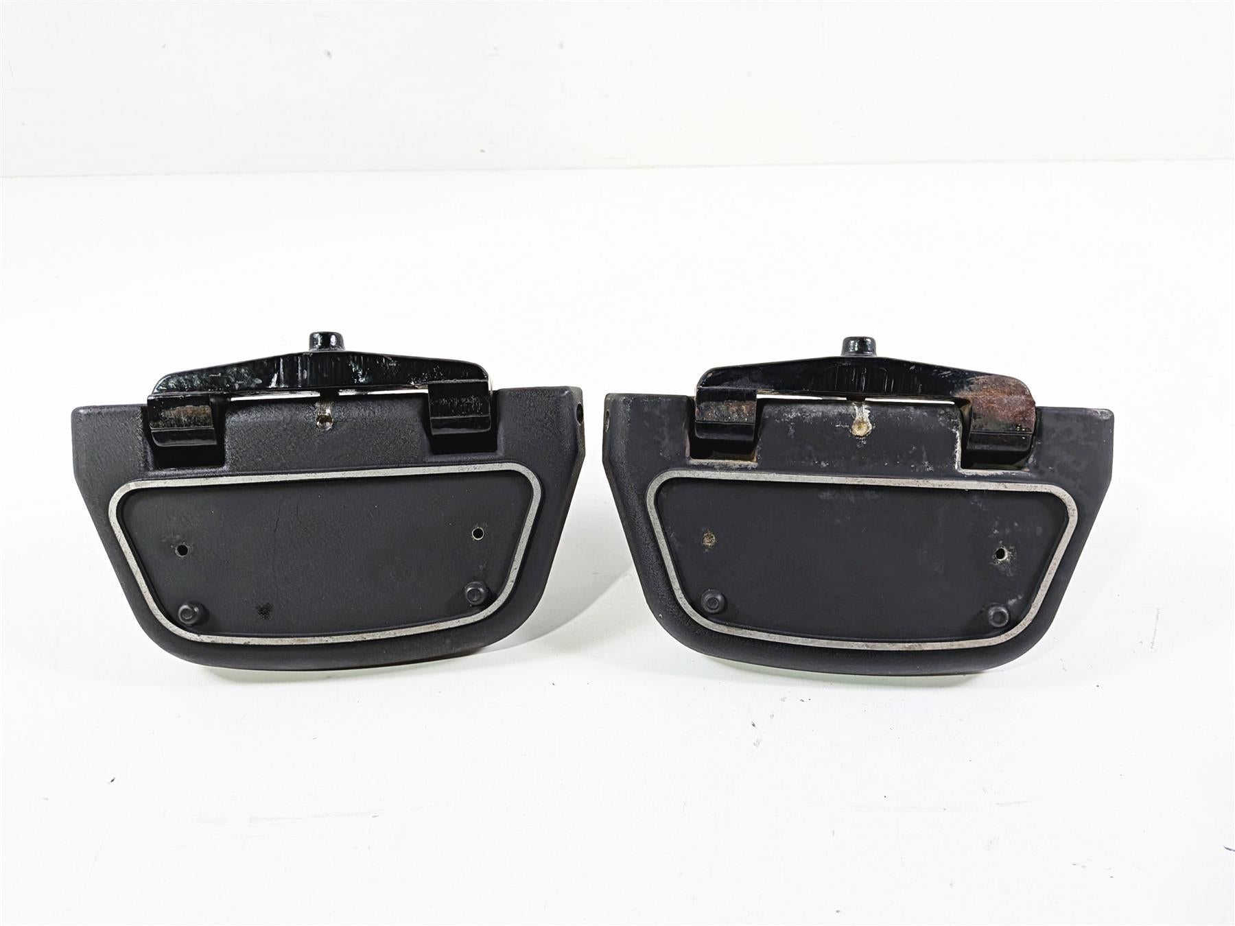 1993 Harley Touring FLHTCU Electra Glide Rear Passenger Floor Board Set 52719-93 {{ shop.shopifyCountryName }} - Mototech271