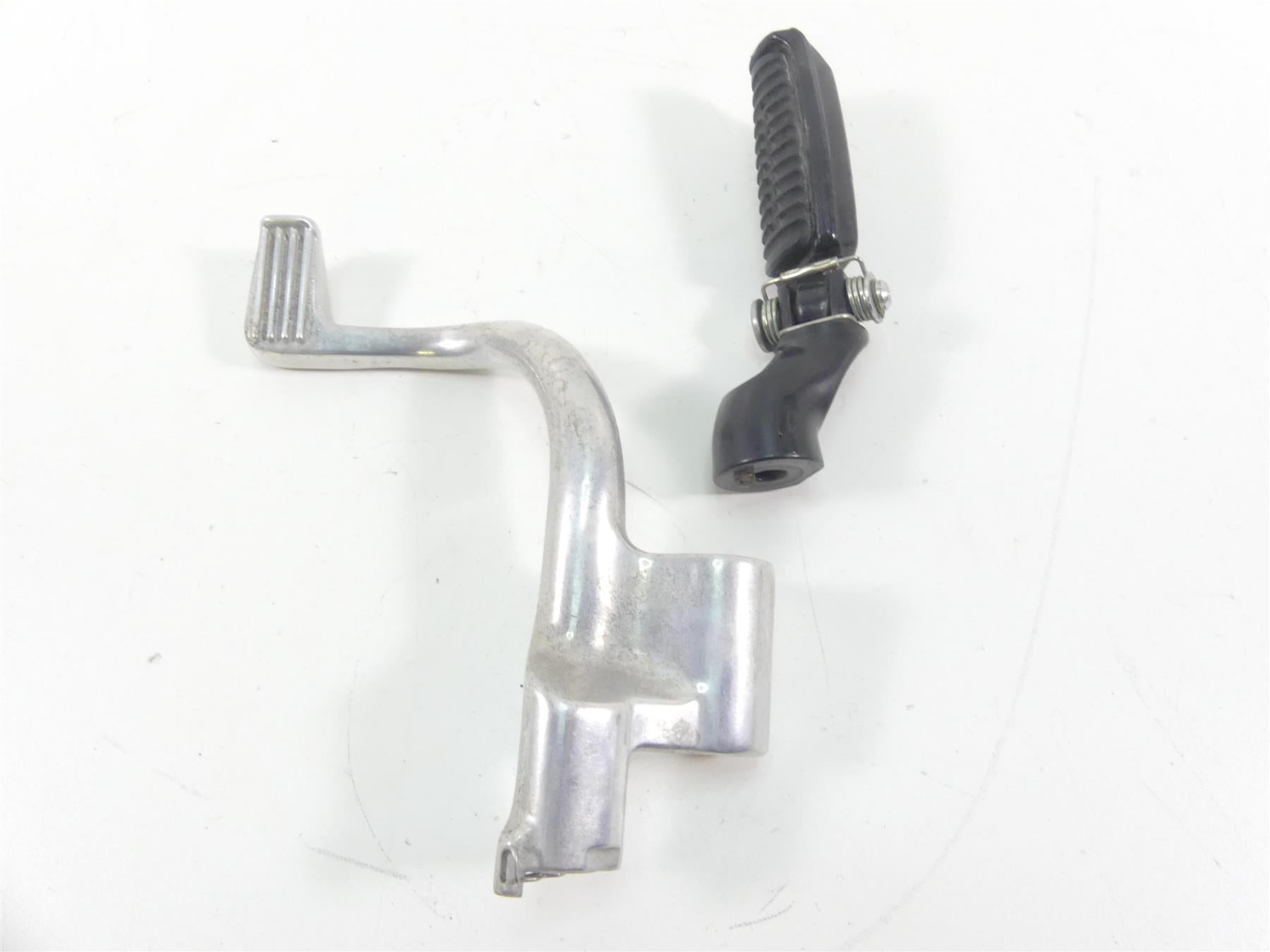 2006 Harley VRSCD Night Rod Right Front Footpeg & Brake Lever 49135-06 {{ shop.shopifyCountryName }} - Mototech271