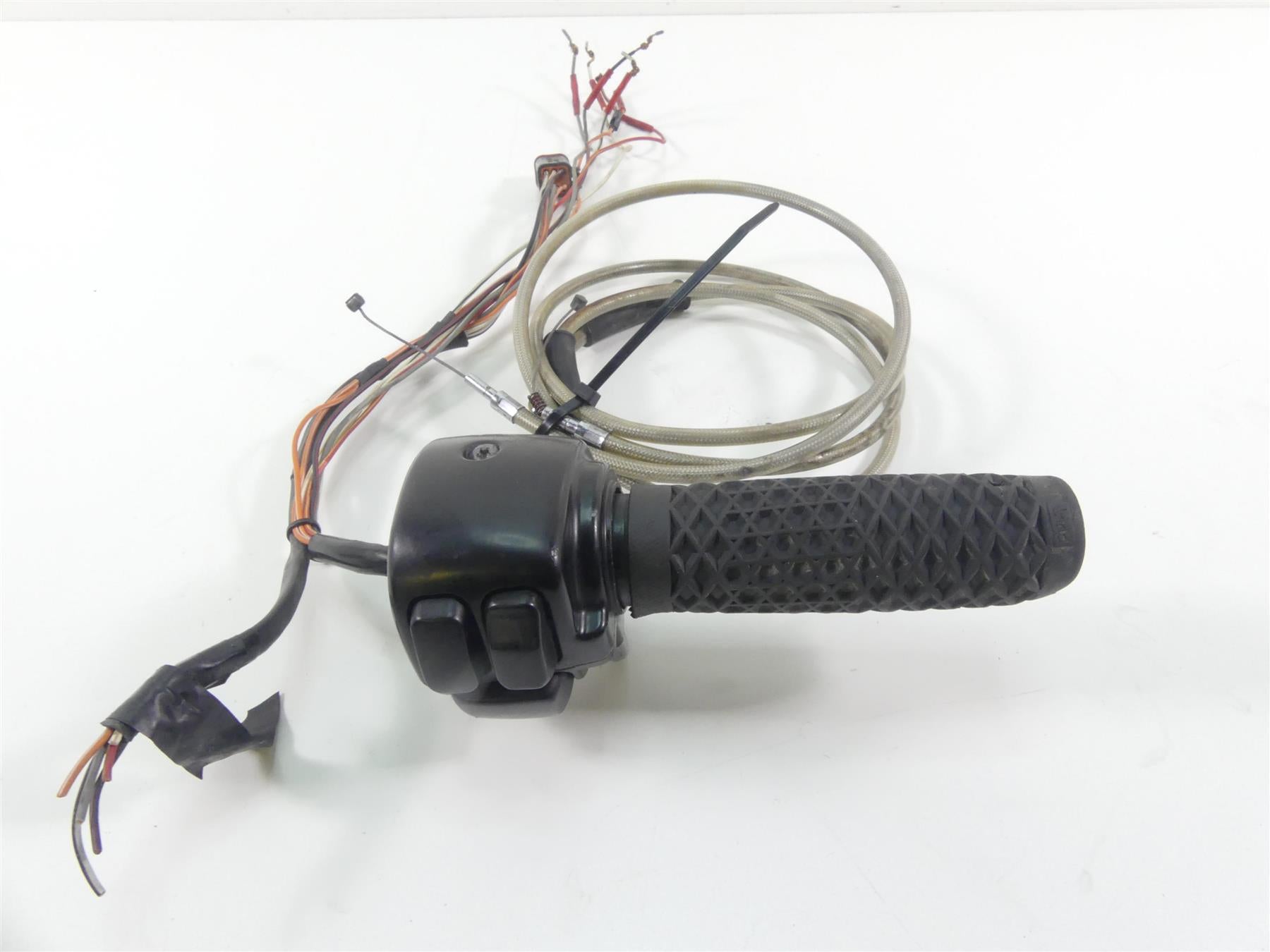 1999 Harley Dyna FXDS Convertible Right Hand Control Switch + Throttle 71684-06A {{ shop.shopifyCountryName }} - Mototech271