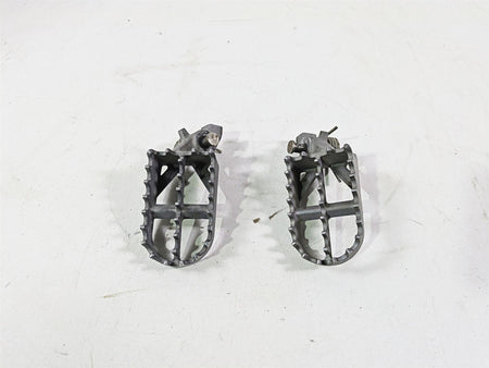 2009 BMW R1200GS K255 Adv Front Footpeg Foot Peg Set 46717694557 46717694558 {{ shop.shopifyCountryName }} - Mototech271