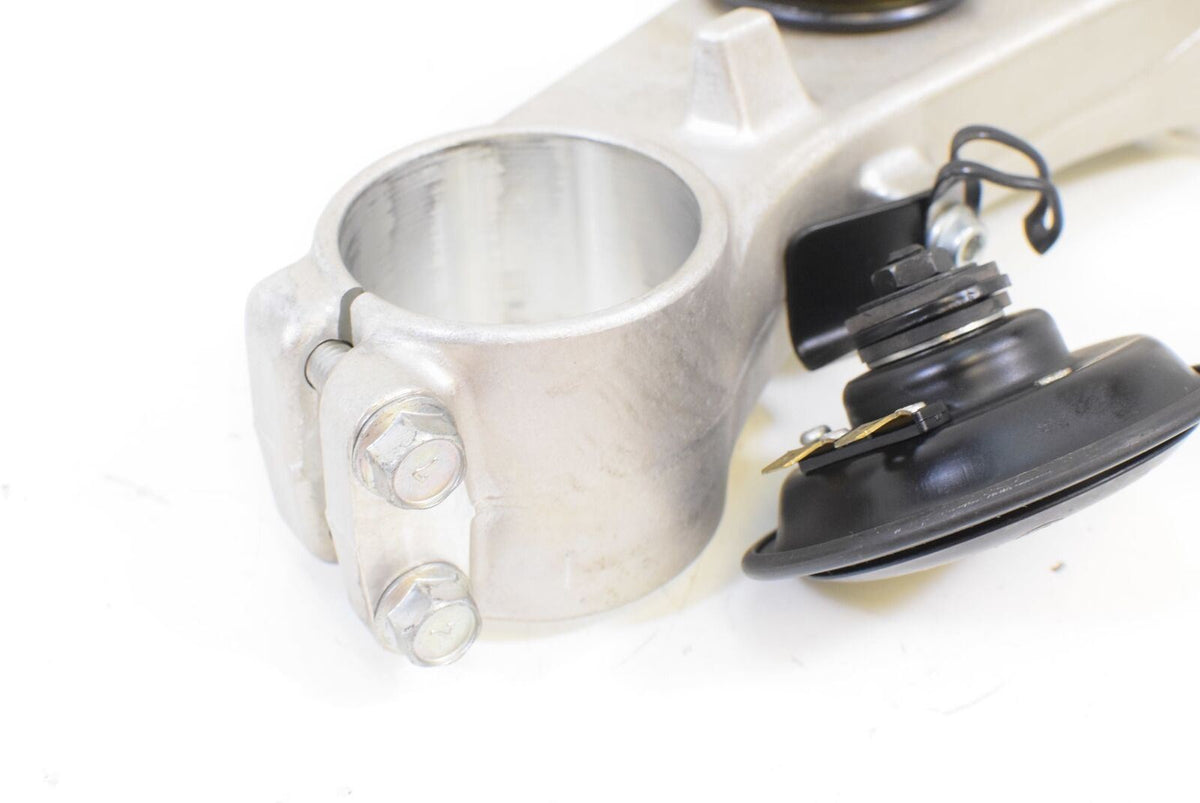 2015 Suzuki GSXR1300R Hayabusa Lower Triple Tree Steering Clamp 51410-24F50 {{ shop.shopifyCountryName }} - Mototech271