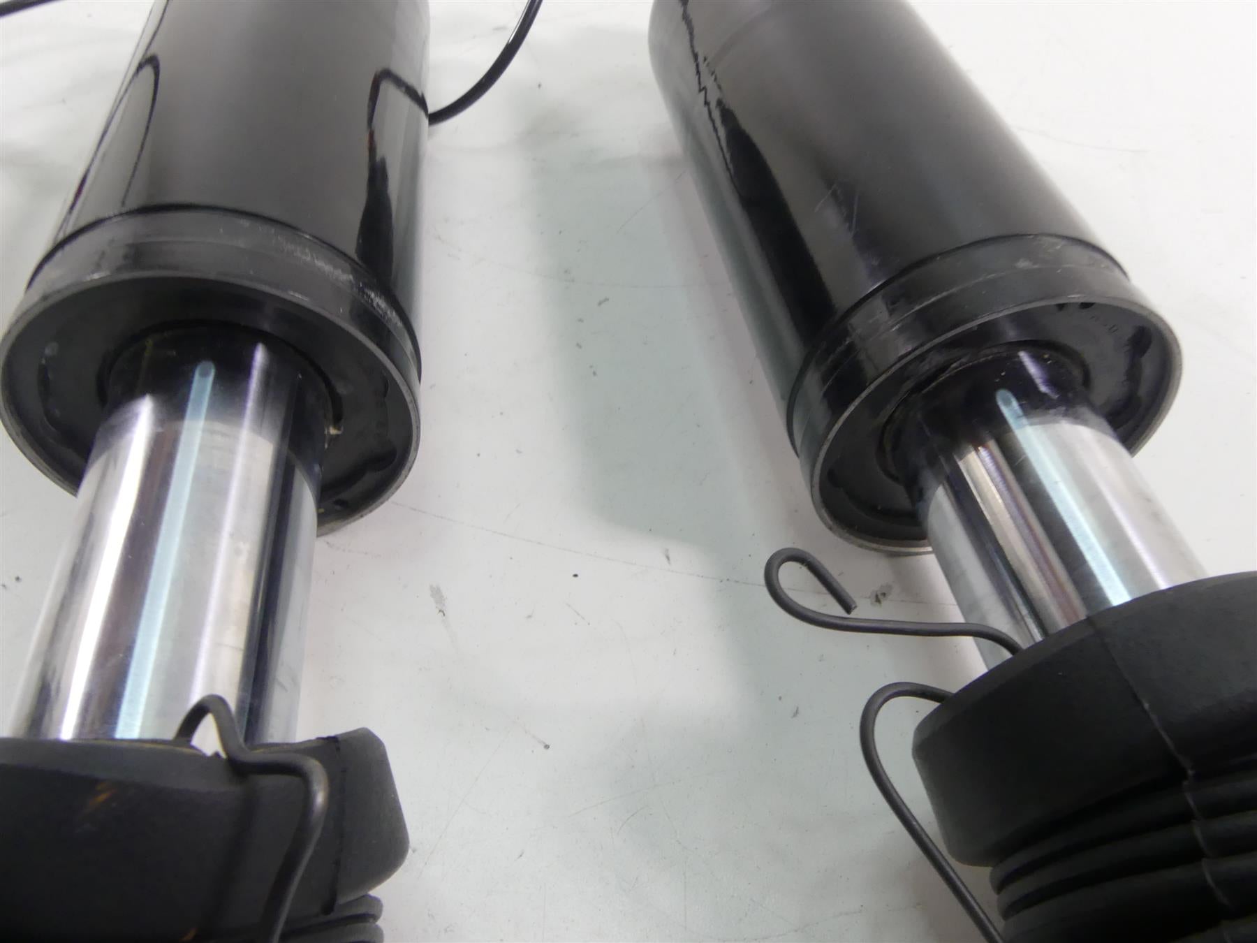 2014 Harley Touring FLHTK Electra Glide 13" Rear Air Ride Shock Dampers 54000036 {{ shop.shopifyCountryName }} - Mototech271