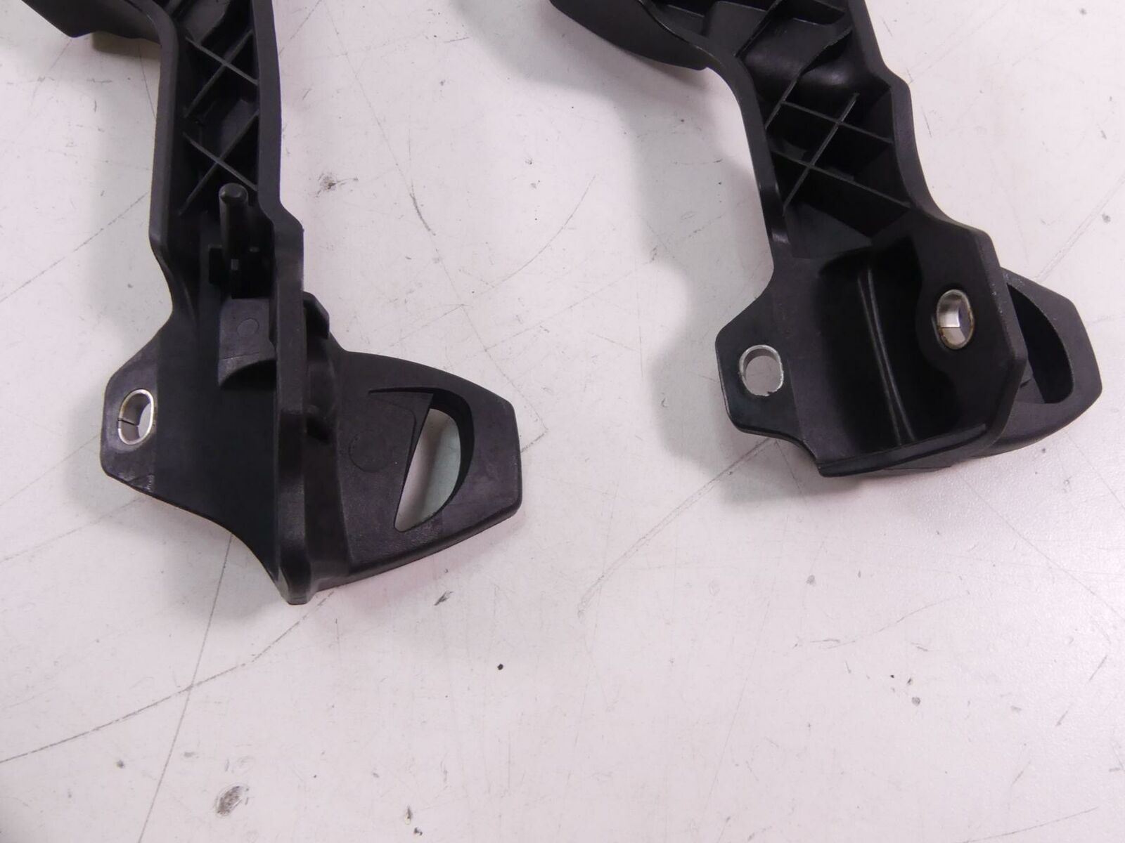 2008 BMW R1200RT K26 Saddlebag Holder Mount Carrier Set 46547699903 46547699904 {{ shop.shopifyCountryName }} - Mototech271
