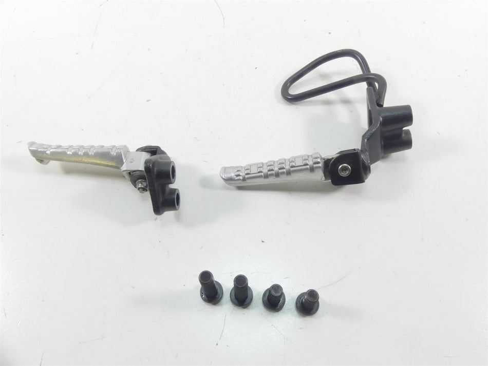 2004 Yamaha XV1700 Road Star Warrior Rear Passenger Footpeg Set 5PX-27430-12-00 {{ shop.shopifyCountryName }} - Mototech271