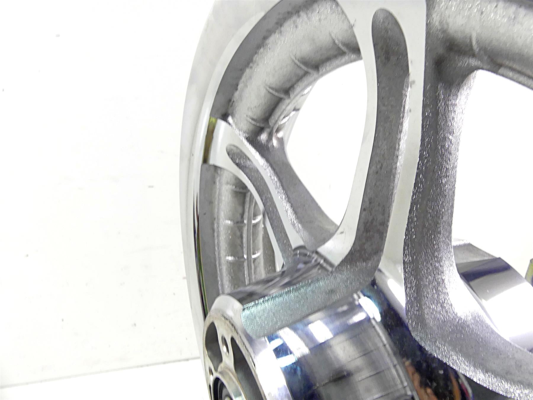 2006 Harley Touring FLHTCU SE E-Glide 16x3 Front Wheel Rim - Read 43920-02 {{ shop.shopifyCountryName }} - Mototech271