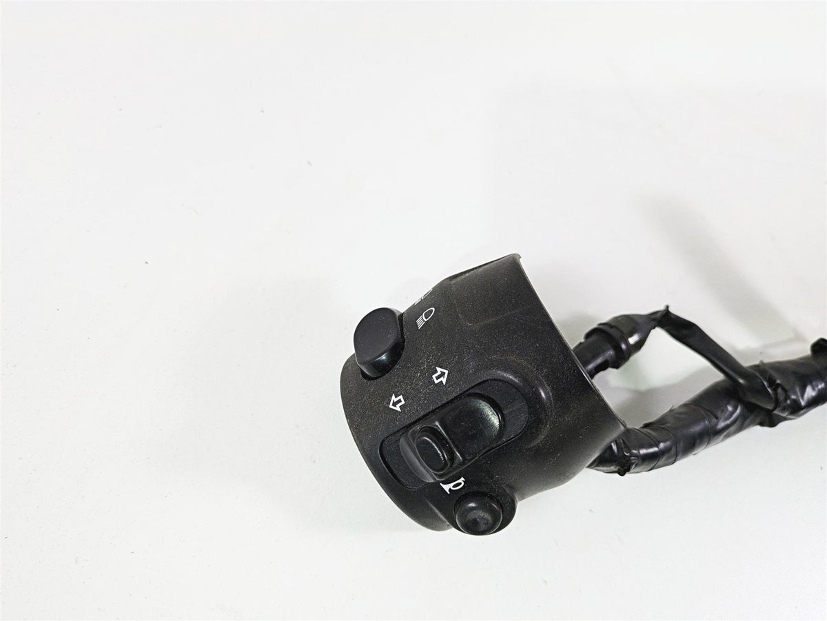 2006 Triumph Rocket 3 Left Hand Control Switch Light Horn READ T2046759 {{ shop.shopifyCountryName }} - Mototech271
