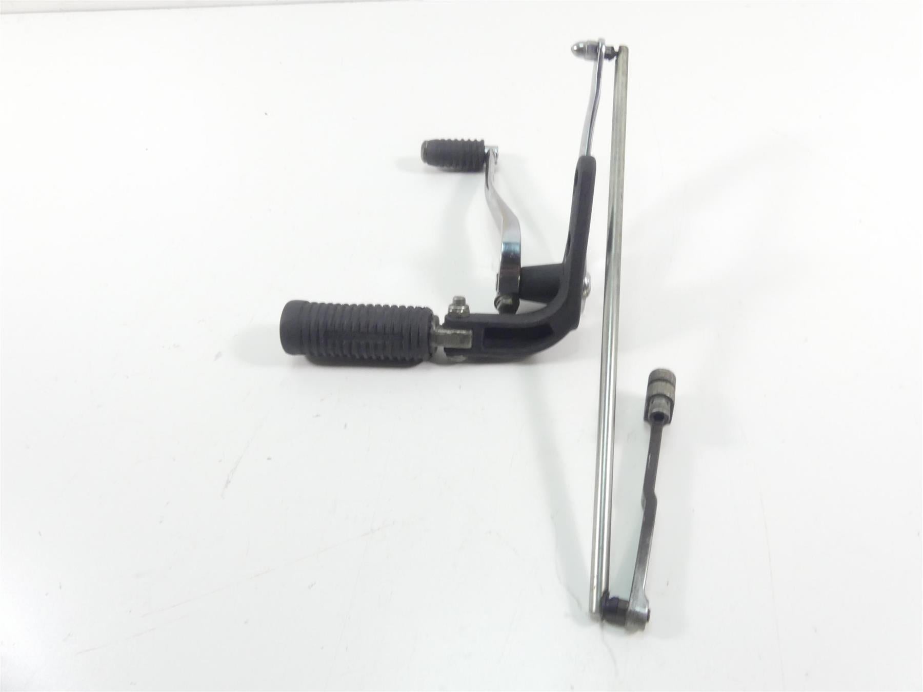 2014 Harley FXDF Dyna Fat Bob Front Left Fw Foot Peg & Shifter Set 33693-03 {{ shop.shopifyCountryName }} - Mototech271