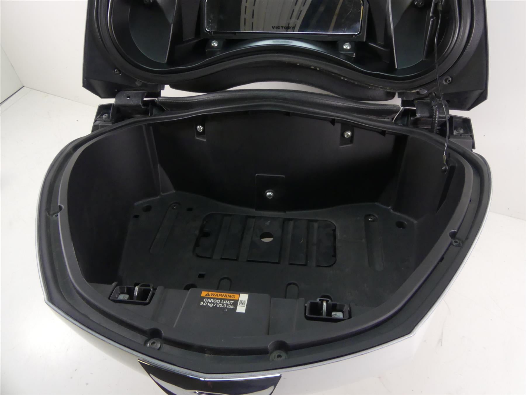 2011 Victory Vision Tour Rear Trunk Luggage Tour Pak Box + Mount - Read 5437444 {{ shop.shopifyCountryName }} - Mototech271