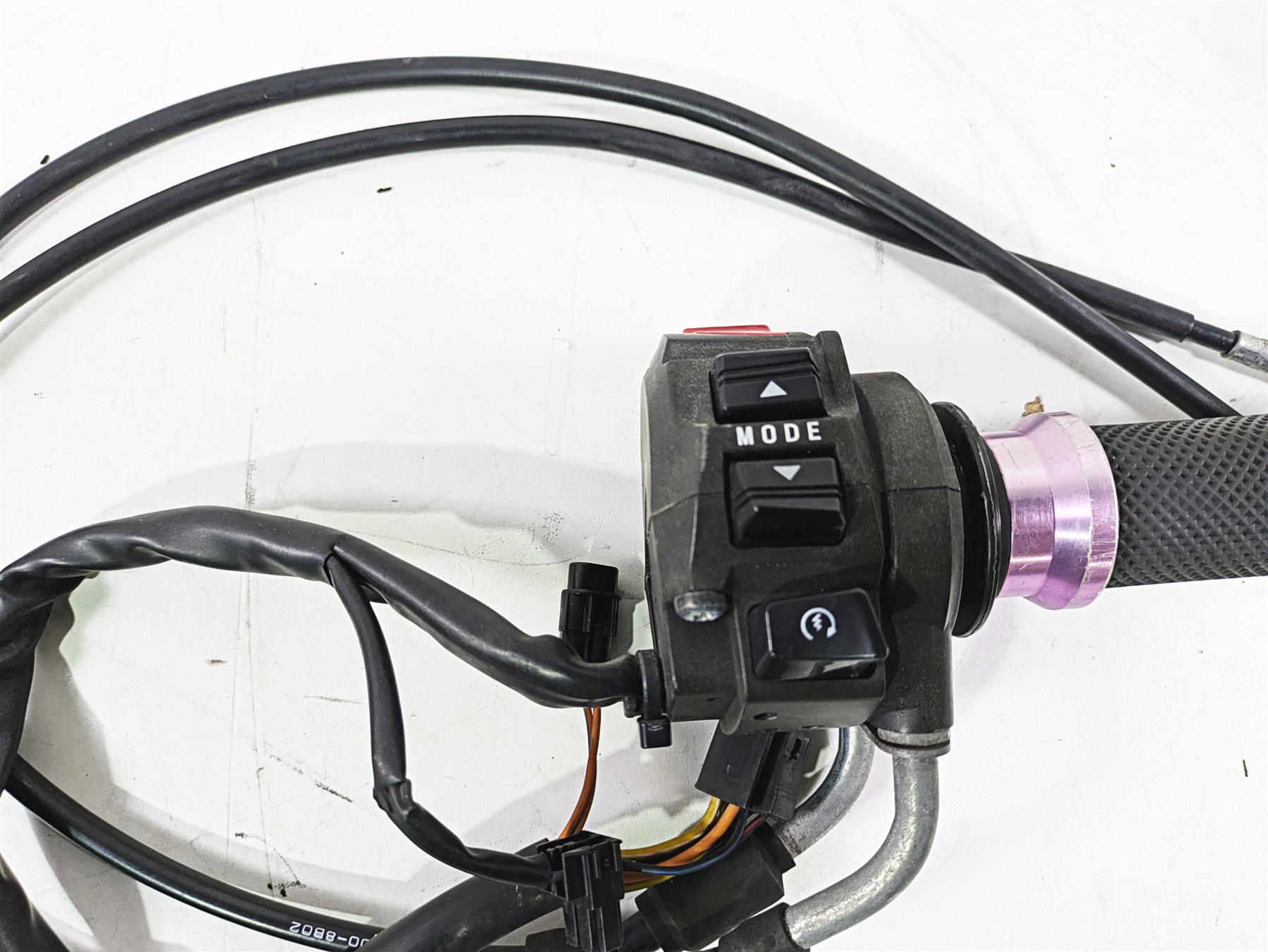 2008 Suzuki GSXR600 Right Hand Start Kill Throttle Control Switch 37200-21H01 {{ shop.shopifyCountryName }} - Mototech271