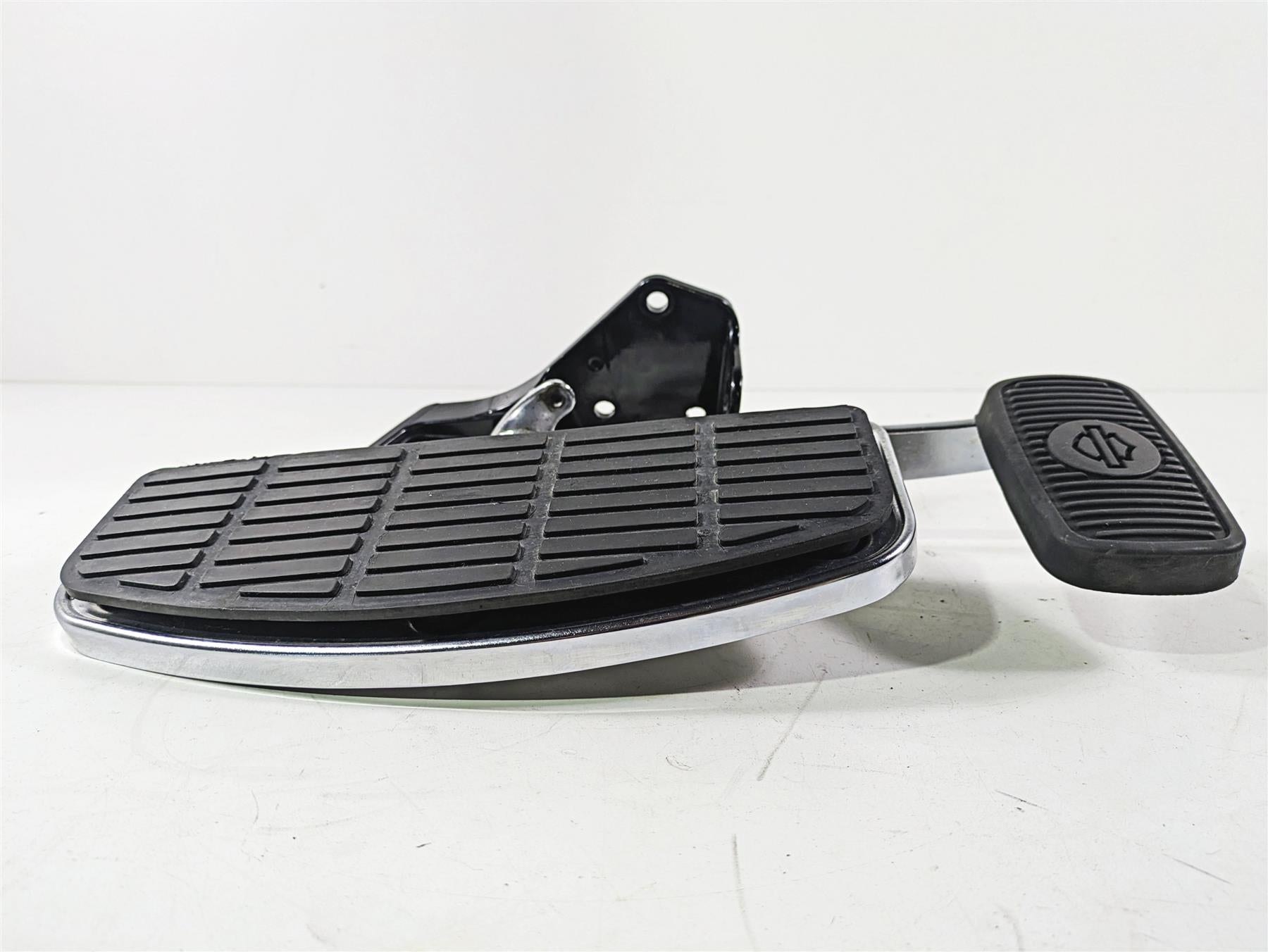 2003 Harley FLSTC Softail Heritage 100th Front Right Floorboard Set 50600026 {{ shop.shopifyCountryName }} - Mototech271