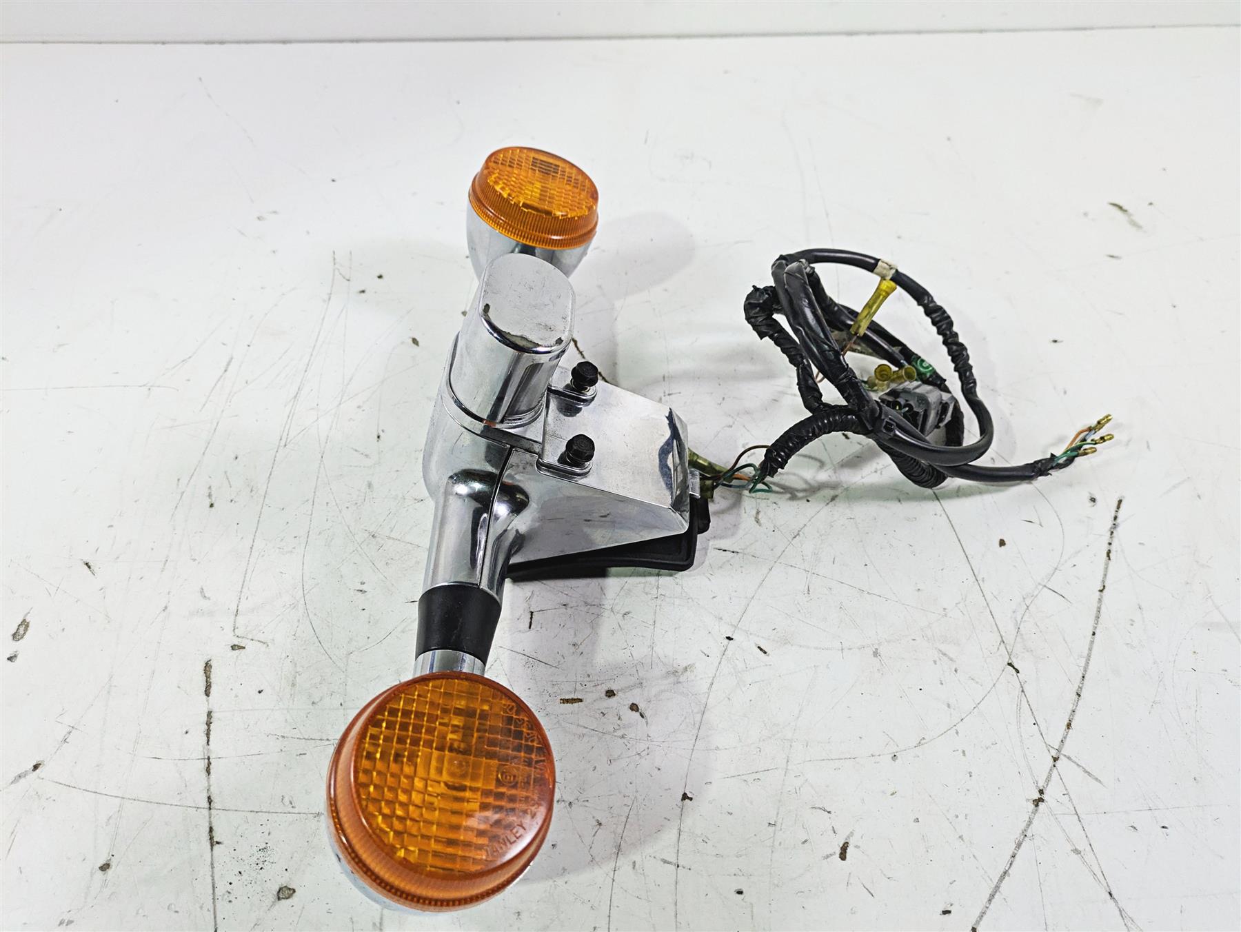 2002 Honda GL1500 CD Valkyrie Deluxe Rear Turn Signal Blinker Set 33650-MBH-013 {{ shop.shopifyCountryName }} - Mototech271