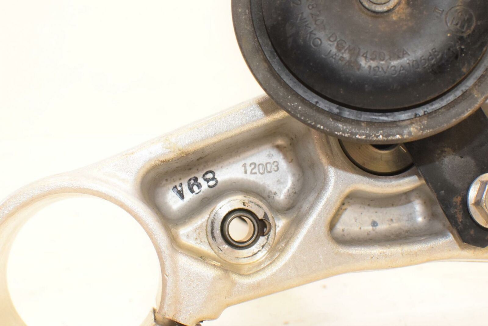 2009 Triumph Daytona 675 Lower Triple Tree Steering Yoke T2044130 {{ shop.shopifyCountryName }} - Mototech271