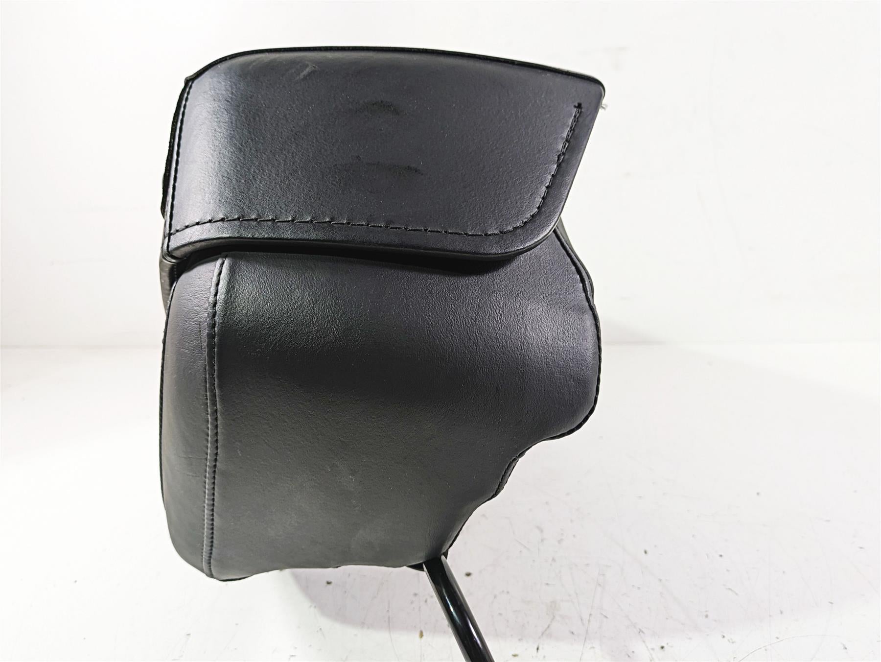 2019 Harley FLHCS Softail Heritage Right Saddle Bag Saddlebag 90201436 {{ shop.shopifyCountryName }} - Mototech271