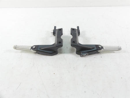 2013 Yamaha VMX17 V-Max 1700 Rear Passenger Footpeg Set - Read 2S3-27430-00-00 {{ shop.shopifyCountryName }} - Mototech271