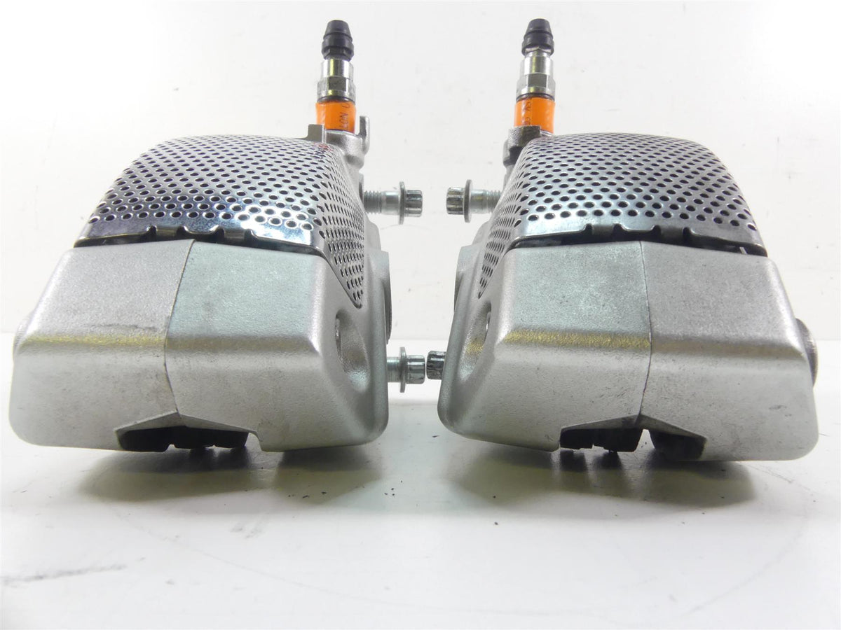 2009 Harley FLHTCU SE4 CVO E-Glide Front Brake Caliper Set 42938-08 42939-08 {{ shop.shopifyCountryName }} - Mototech271